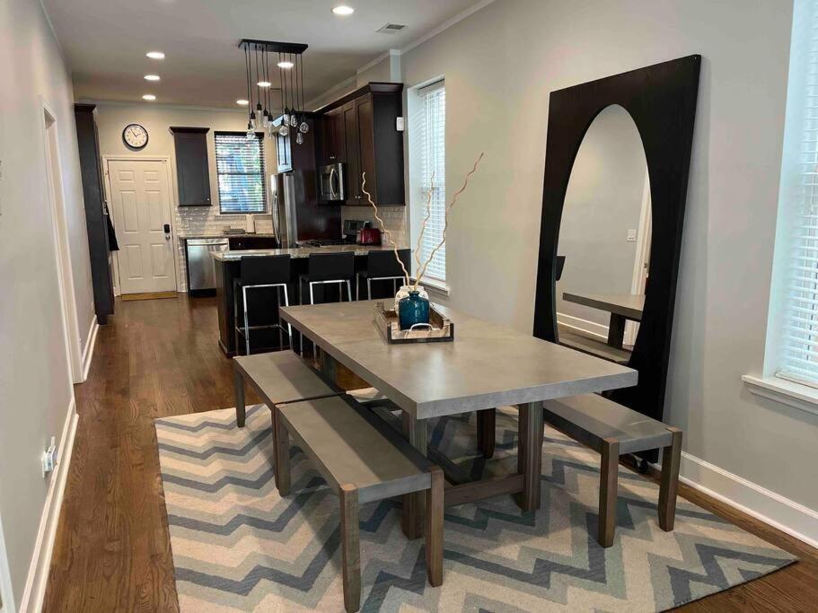 Trendy West Town Flat - 2 Bed / 1.5 Bath W Parking Apartment Chicago Bagian luar foto