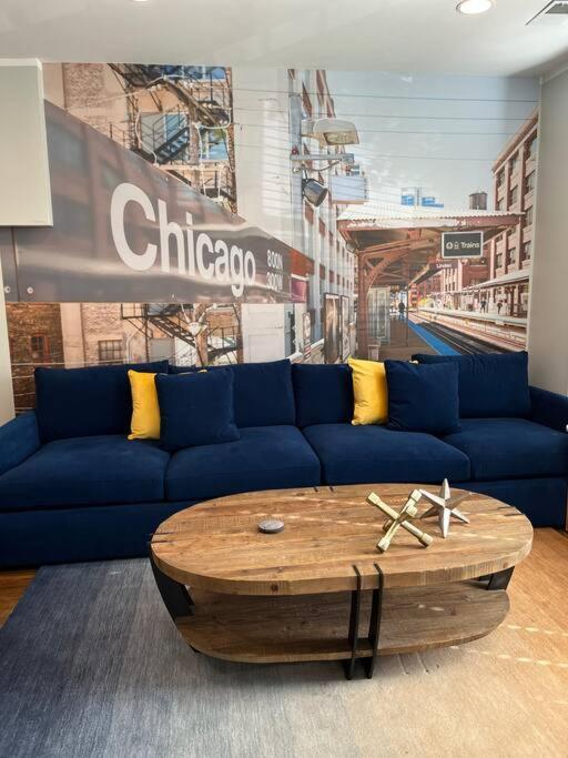 Trendy West Town Flat - 2 Bed / 1.5 Bath W Parking Apartment Chicago Bagian luar foto