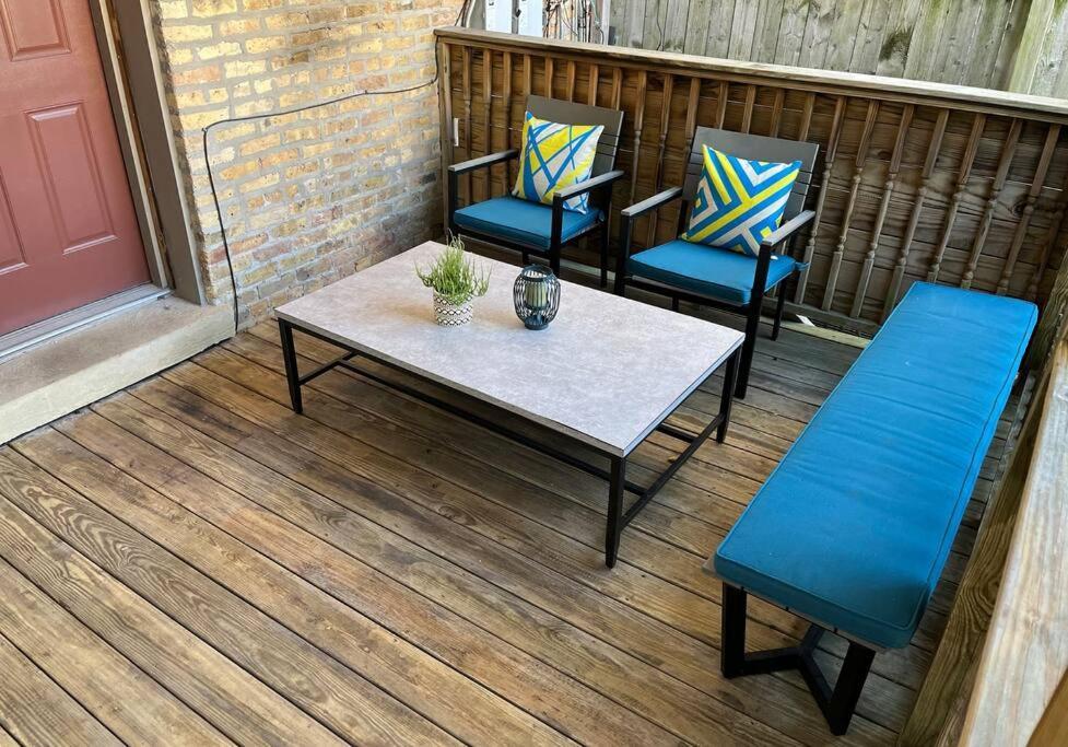 Trendy West Town Flat - 2 Bed / 1.5 Bath W Parking Apartment Chicago Bagian luar foto