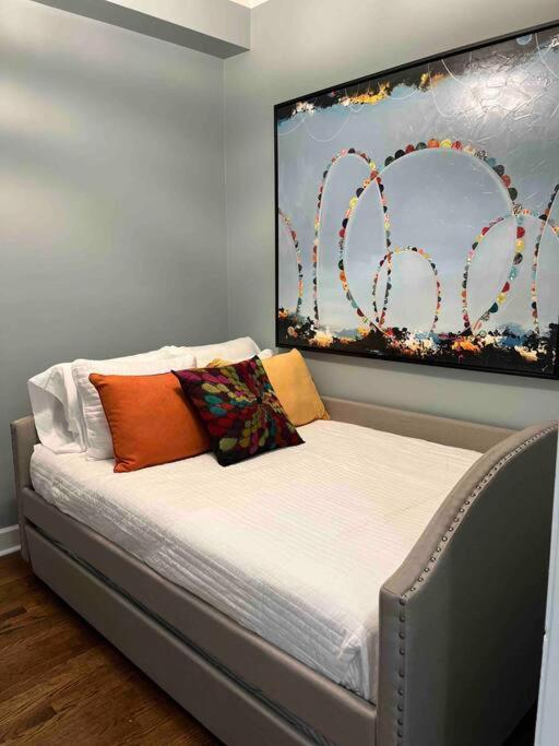 Trendy West Town Flat - 2 Bed / 1.5 Bath W Parking Apartment Chicago Bagian luar foto