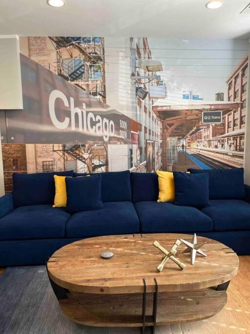 Trendy West Town Flat - 2 Bed / 1.5 Bath W Parking Apartment Chicago Bagian luar foto